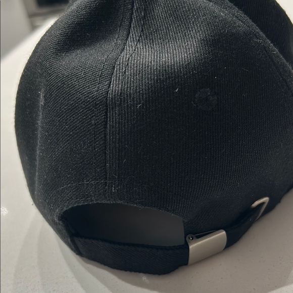 Bench775 Black Cap with Gold Logo - Picture 6 of 6